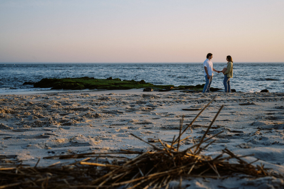 CapeMayLighthouse_BeachMaternitySession_TaylorNicollePhoto-53