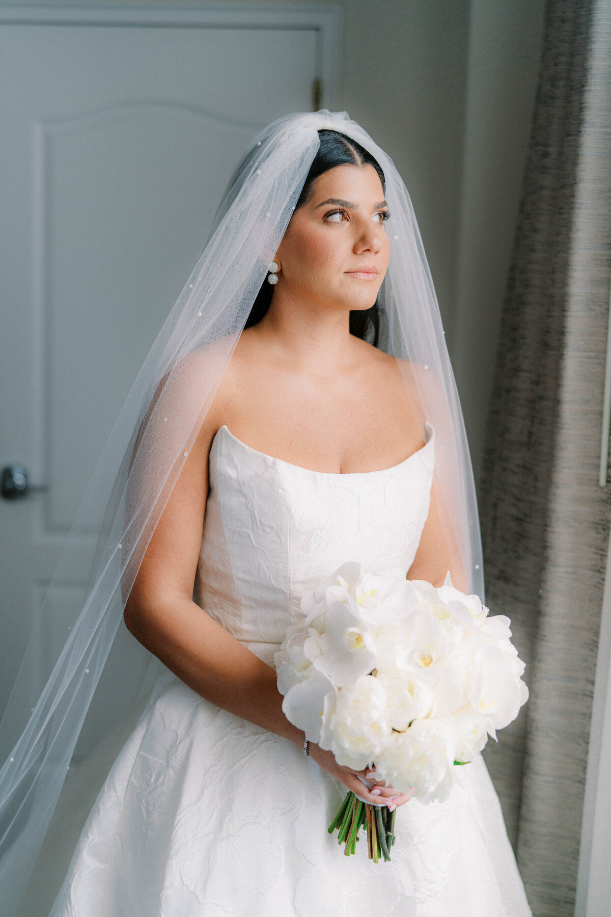 Philadelphia-Ritz-Carlton-Wedding-Bride-Getting-Ready_017