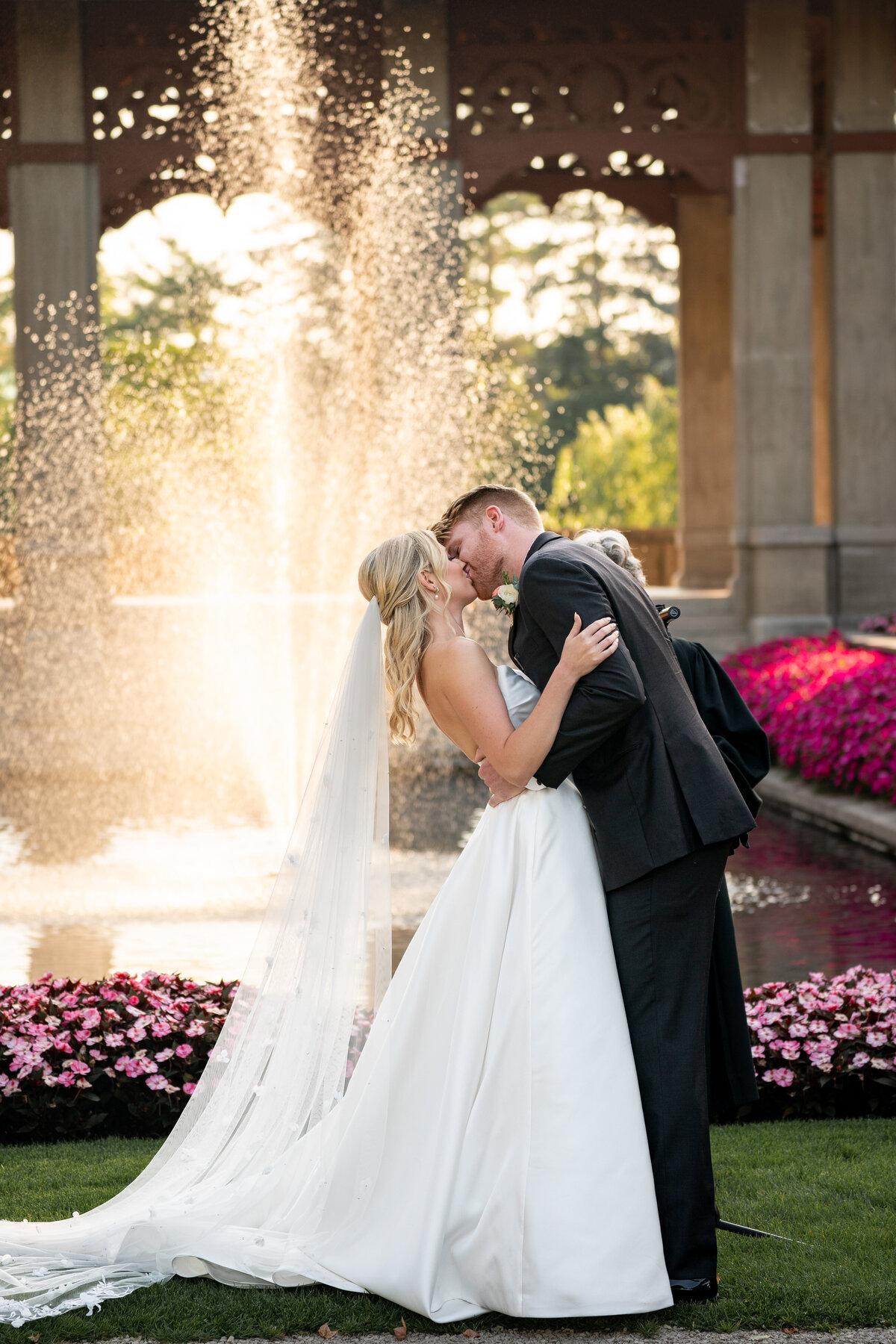 28-Editors-Favorites-Armor-house-lake-forest-wedding-135 mm