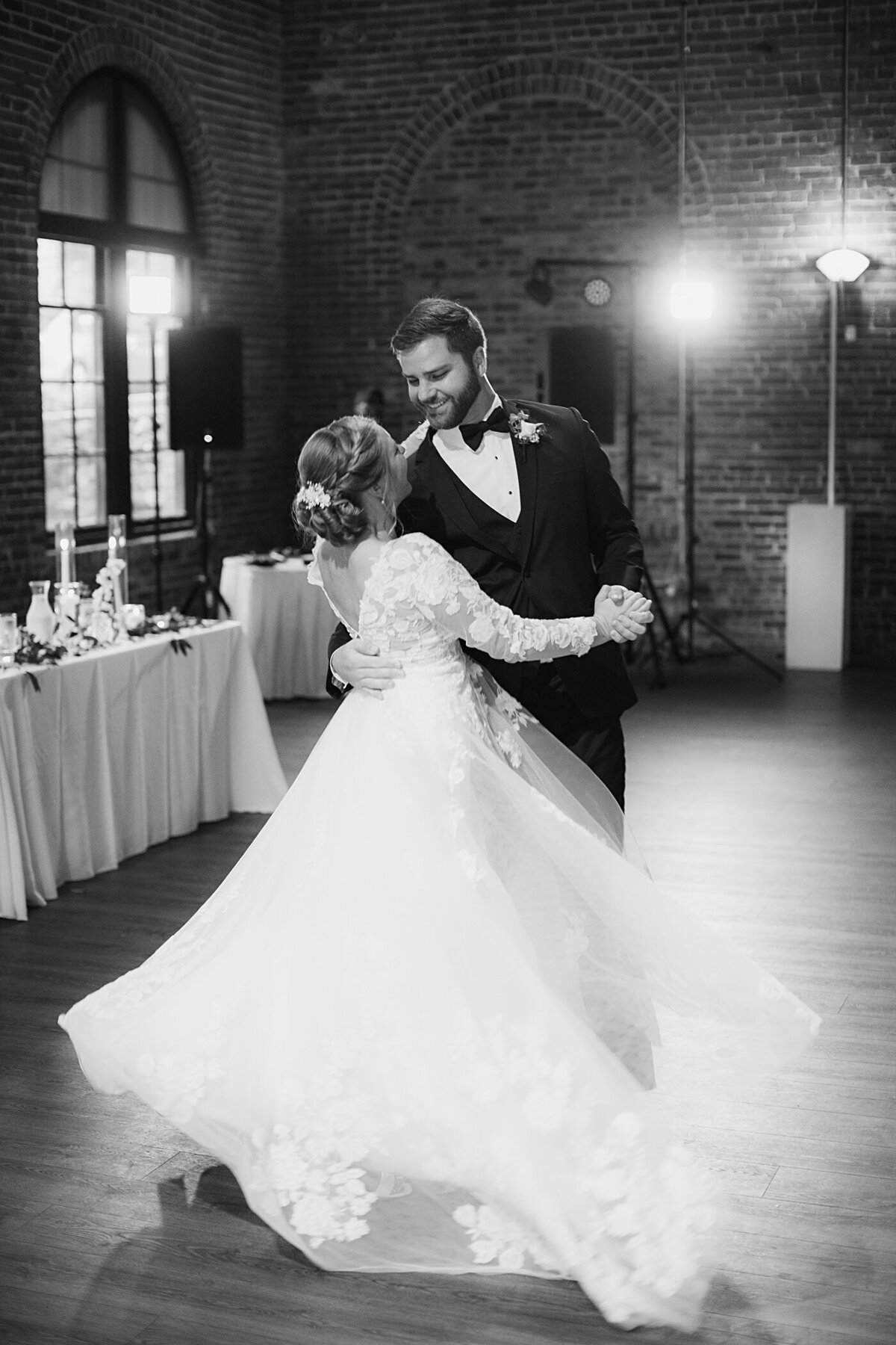 bride-groom-first-dance-greenville-sc-wedding