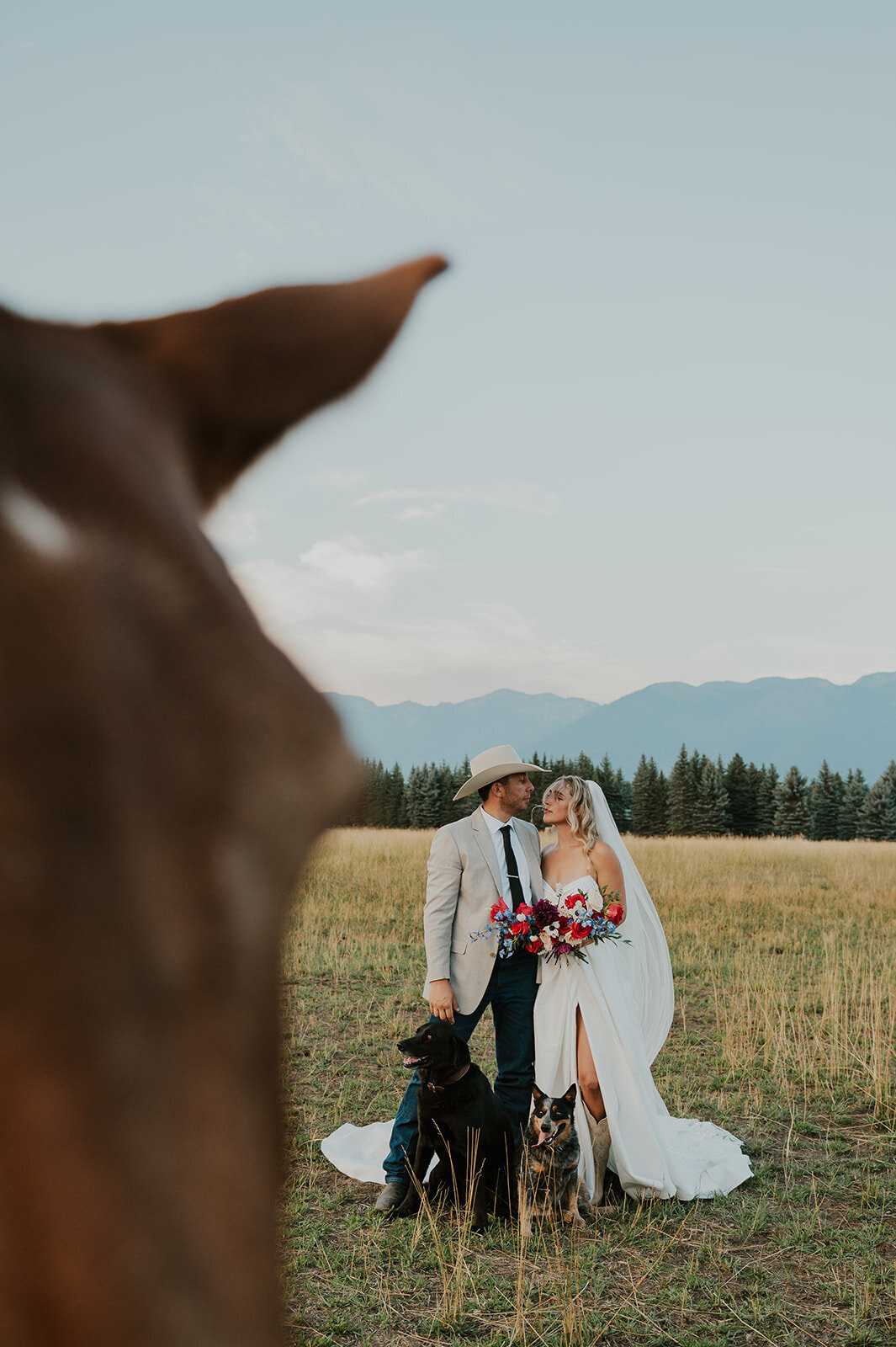 presley-gray-luxury-western-montana-wedding-8366