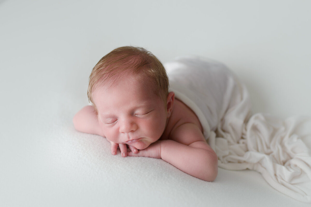 Caden Newborn Session Drawing in Light Photography July 2020 (2)