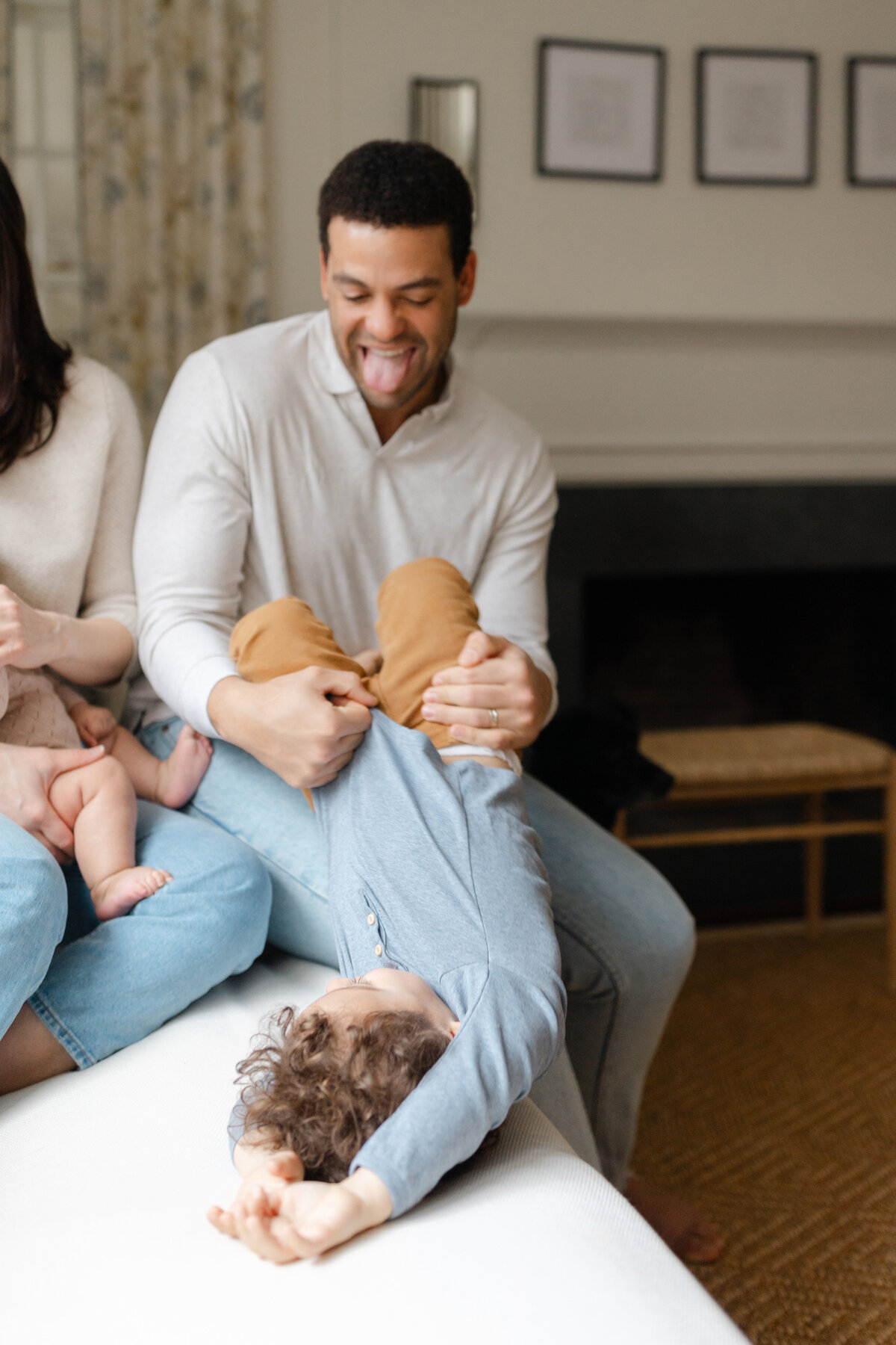 Philadelphia in-home family portrait session - 13