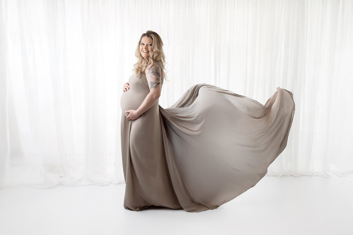 flying_gown_maternity_connecticut_new_London.jpg
