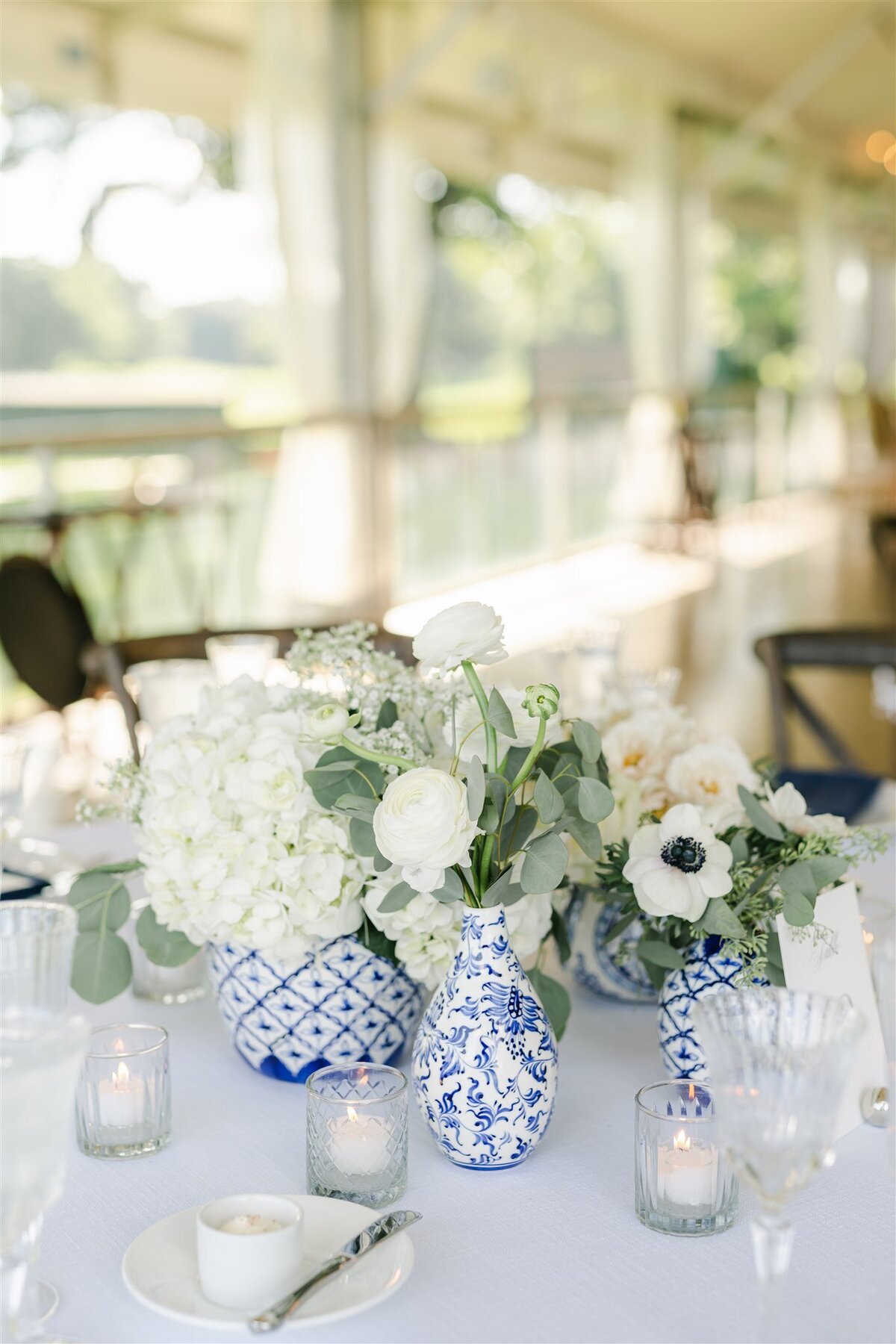 7-Blue and White Ginger Jar Inspired Wedding-Oak Hill Country Club Wedding-Verve Event Co (3)