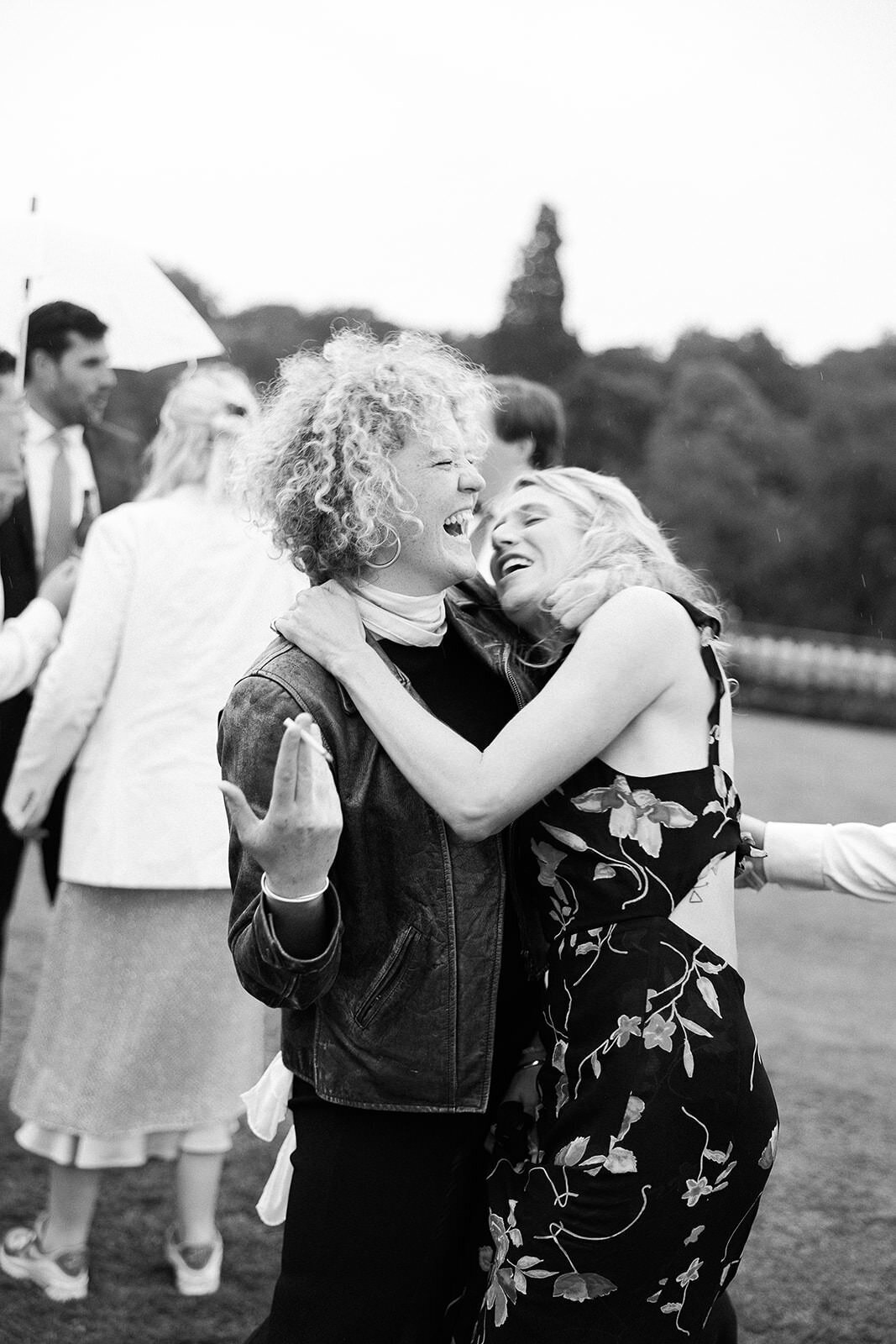 Summer-Estate-Wedding-In-English-Countryside37