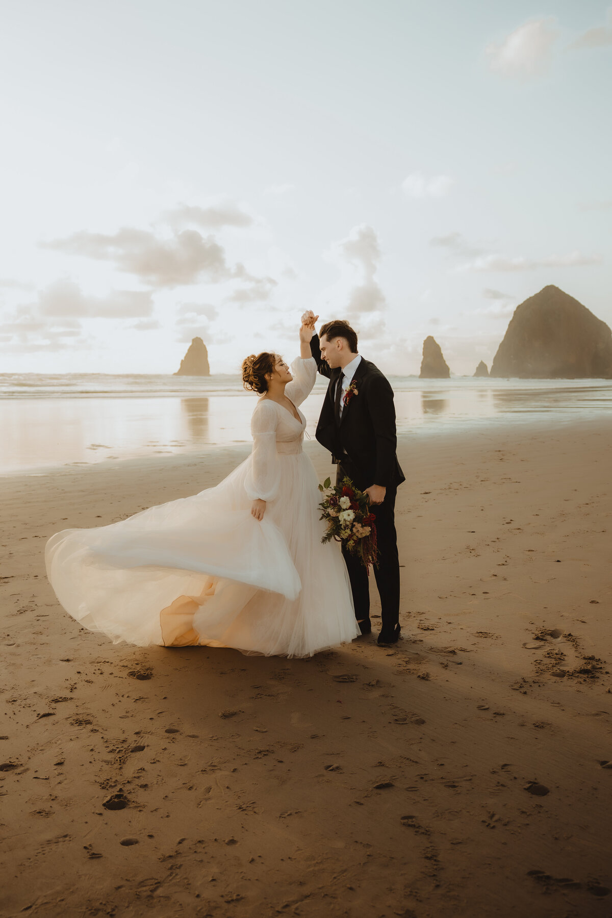 ELOPEMENT AT HAYSTACK ROCK IN OREGON