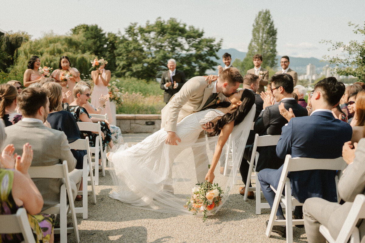 vancouver-wedding-photographer-museum-of-vancouver-summer-005