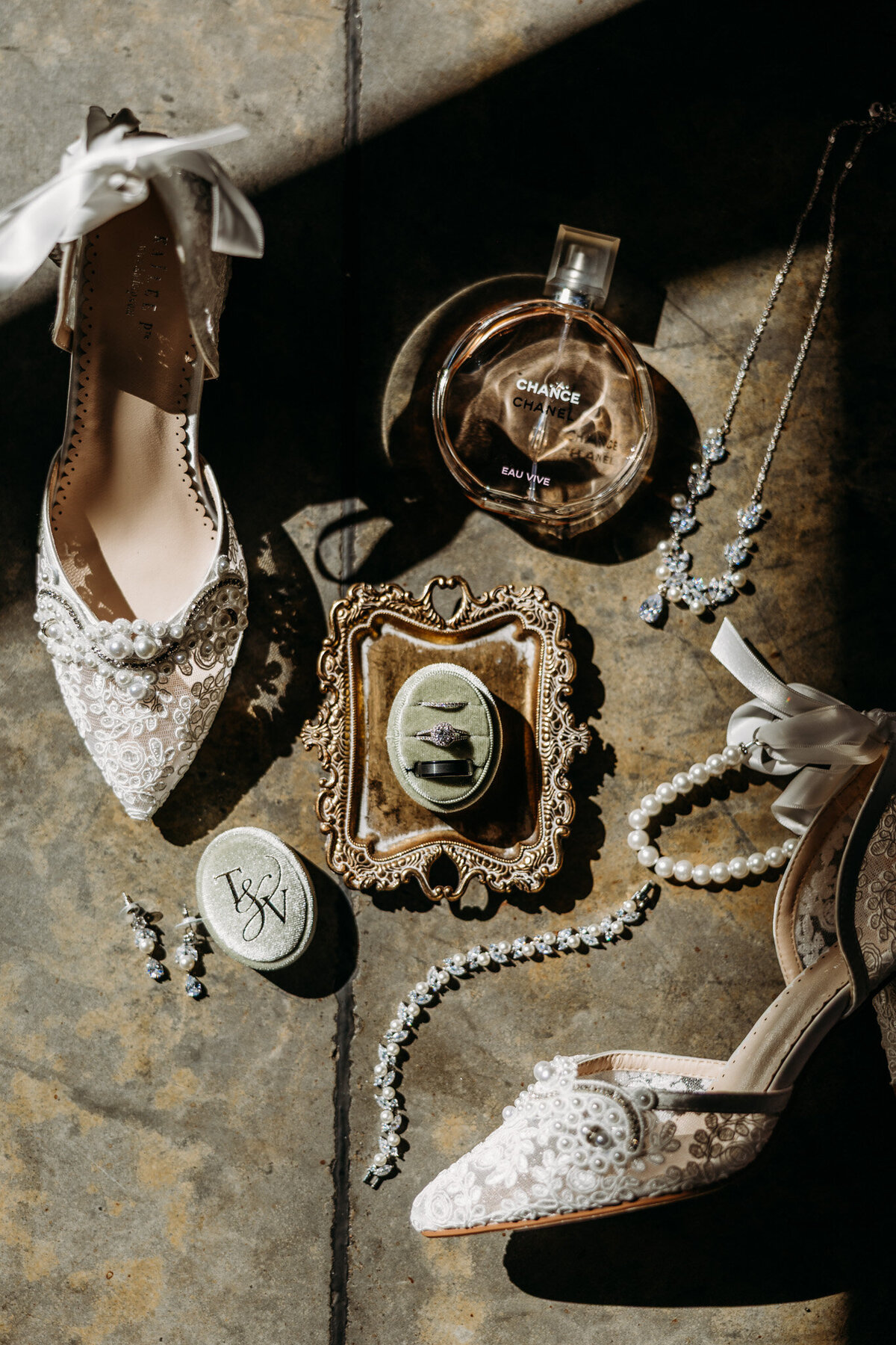 004_LegendAndLaceStudios_Tracy_Wedding_Preview