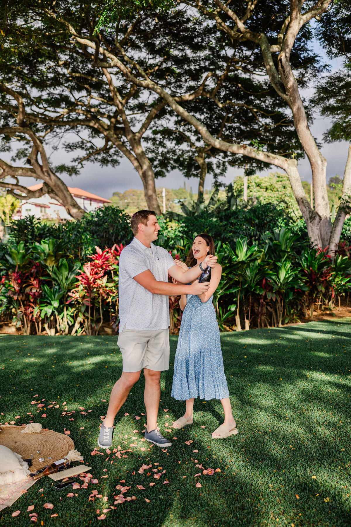 Hawaii-Engagement-Photos-Holualoa-Inn (31)