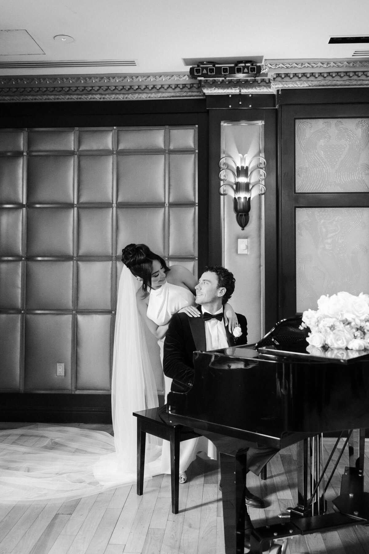 44riskyexposure_andrea-george_las-vegas-elopement-photography