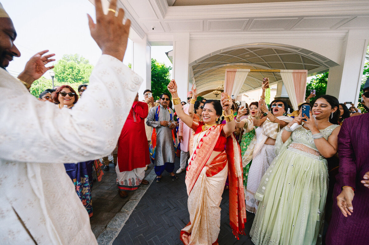2024_06_22-wed-SuchetaArnab-AS-1606