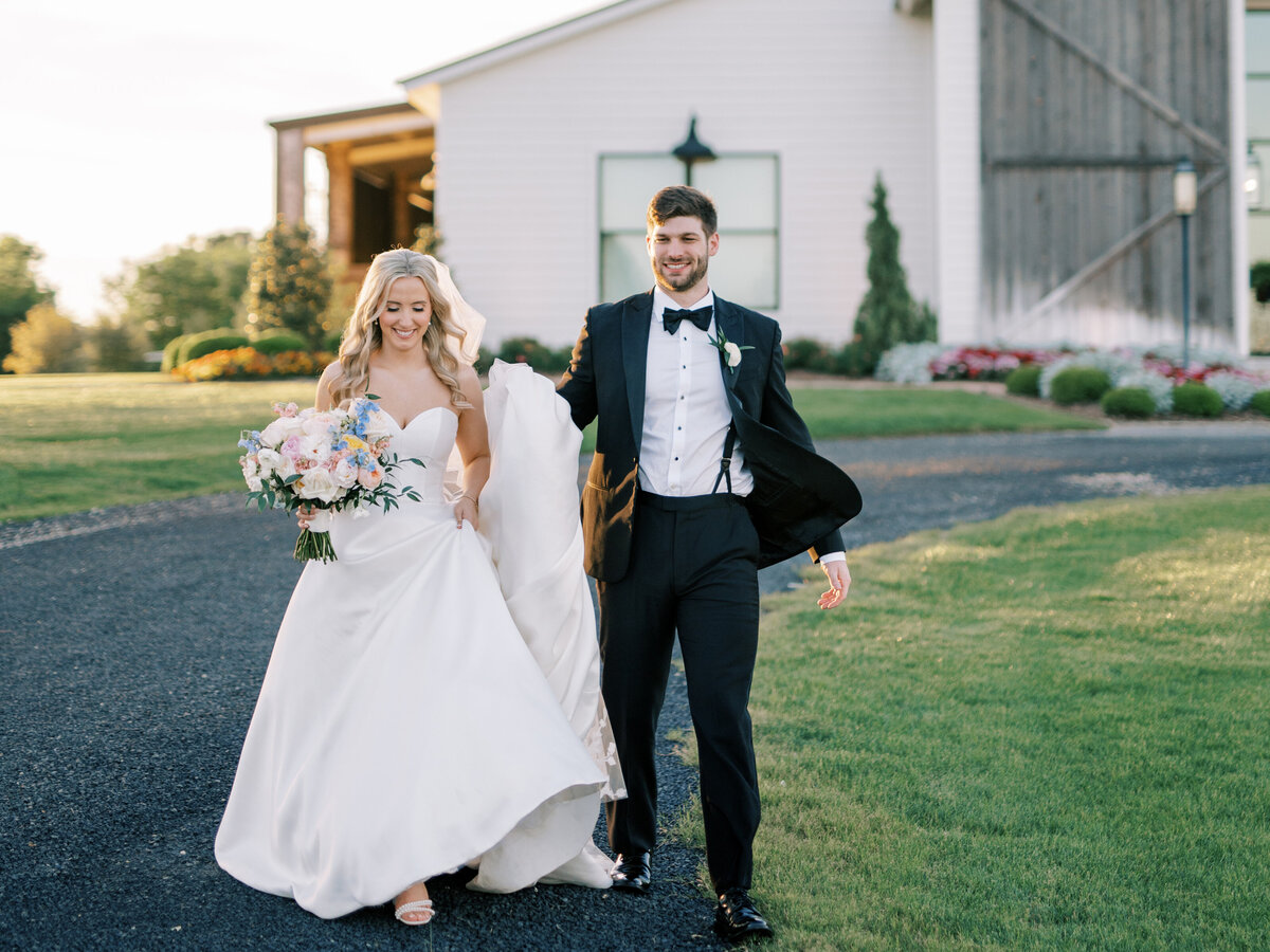 modern-classic-bride-and-groom-2