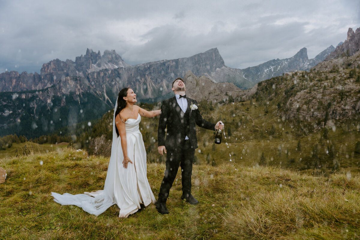 Couple pictorial in Dolomites.