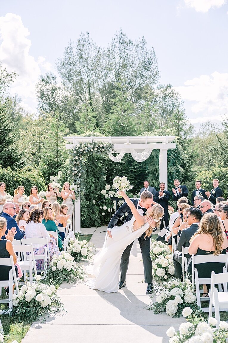 bay-pointe-woods-shelbyville-grand-rapids-michigan-wedding-photographer_0020