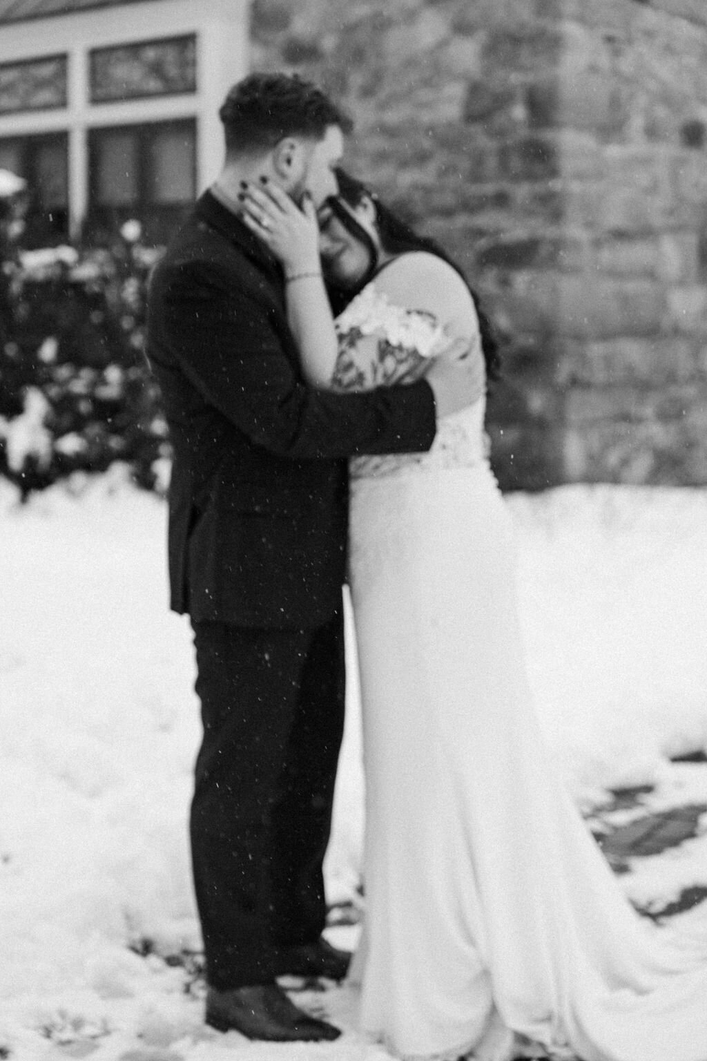 Intimate Wedding and Elopement Photographer38