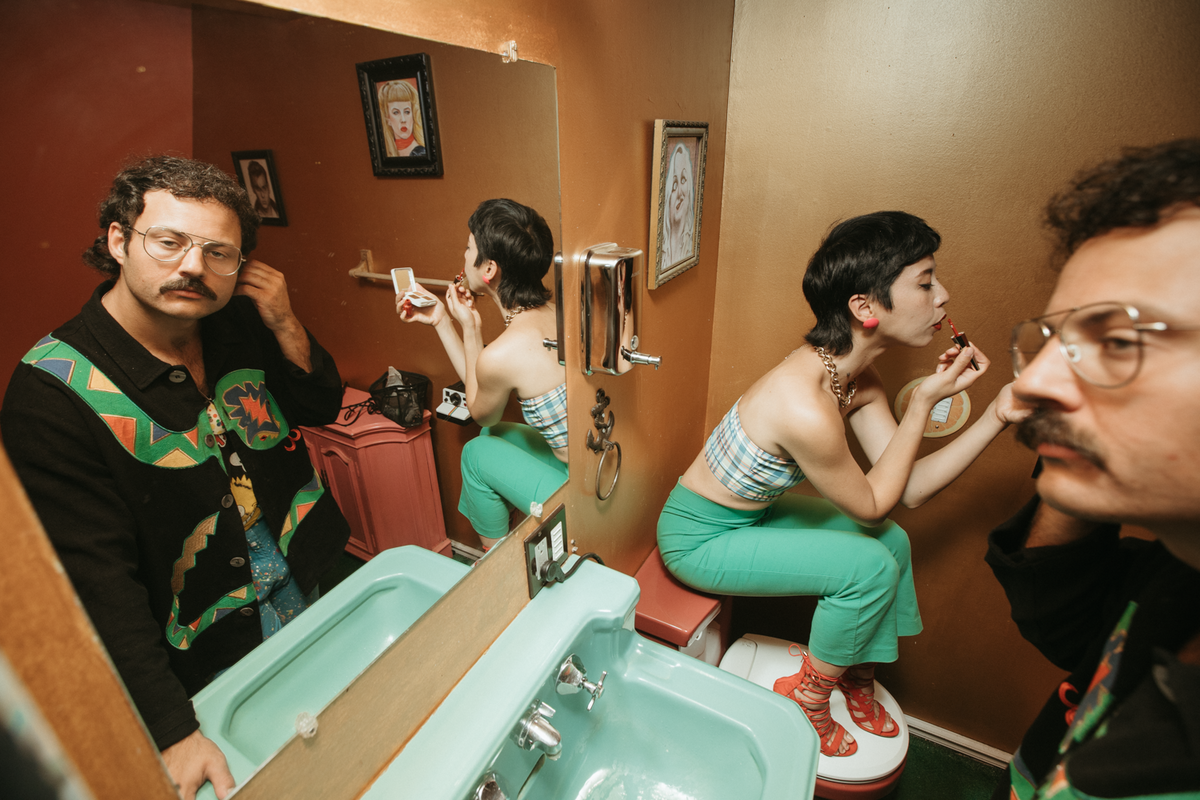 Mondo-Trasho-Quirky-Engagement-Shoot-9853