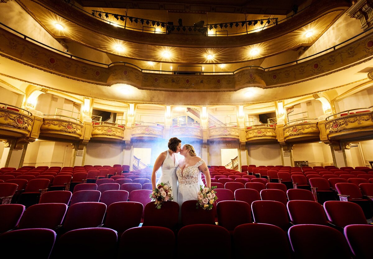 Same sex couple in 5 flags theatre