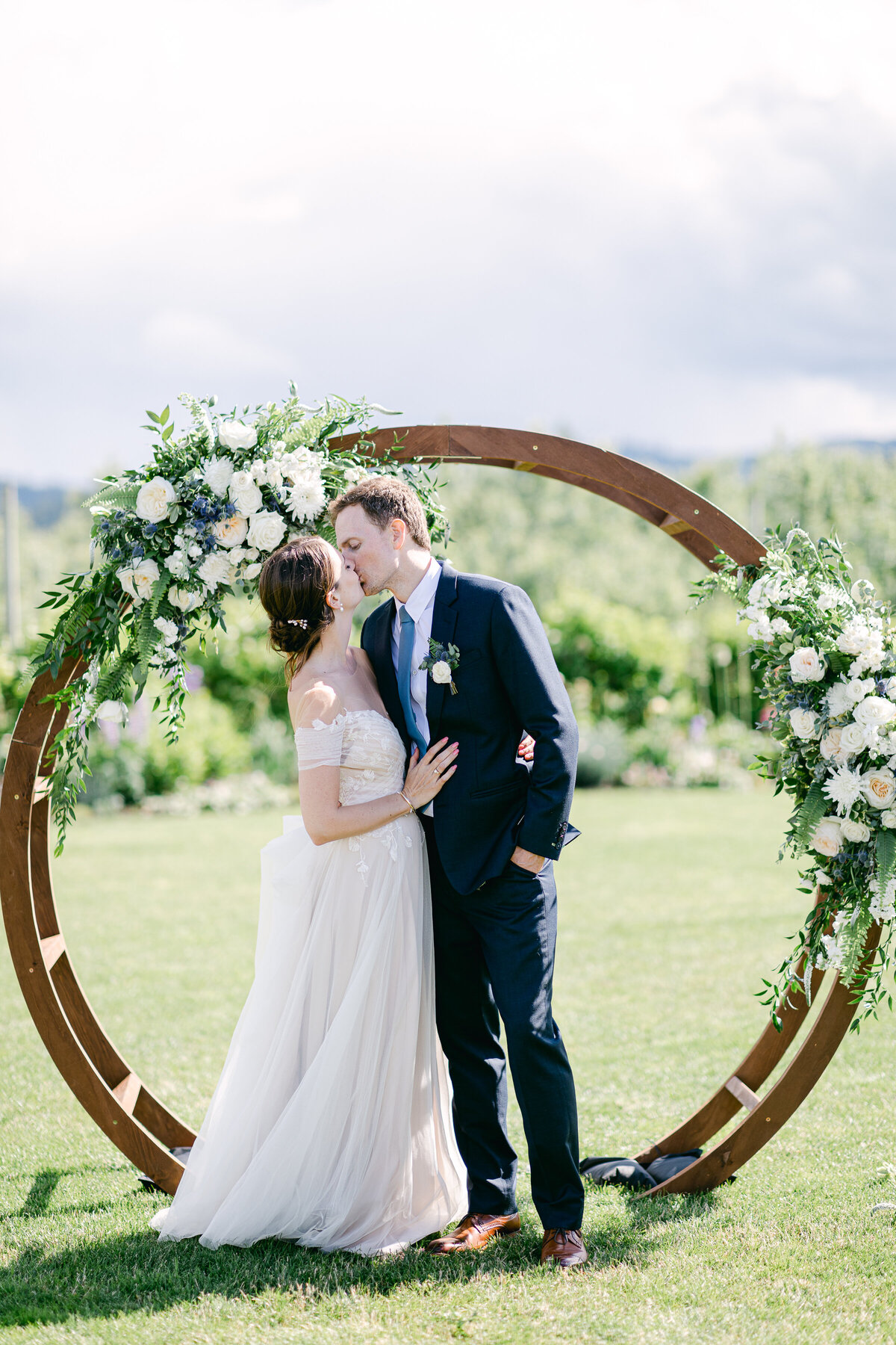 Portland OR Wedding Photographer Chantal Sokhorn Photography The Orchards Hoodriver OR-636