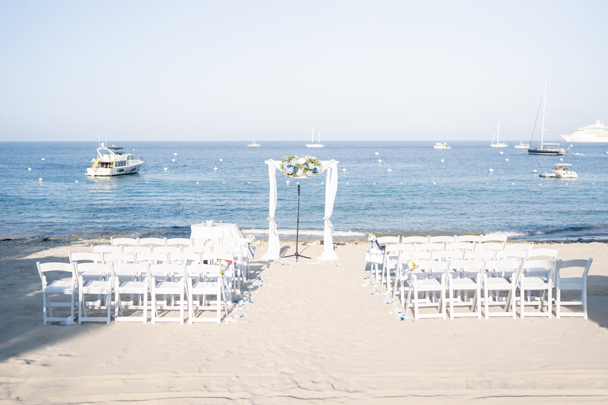 Catalina Island elopement venue descanso Beach for elopement ceremony during sunset.