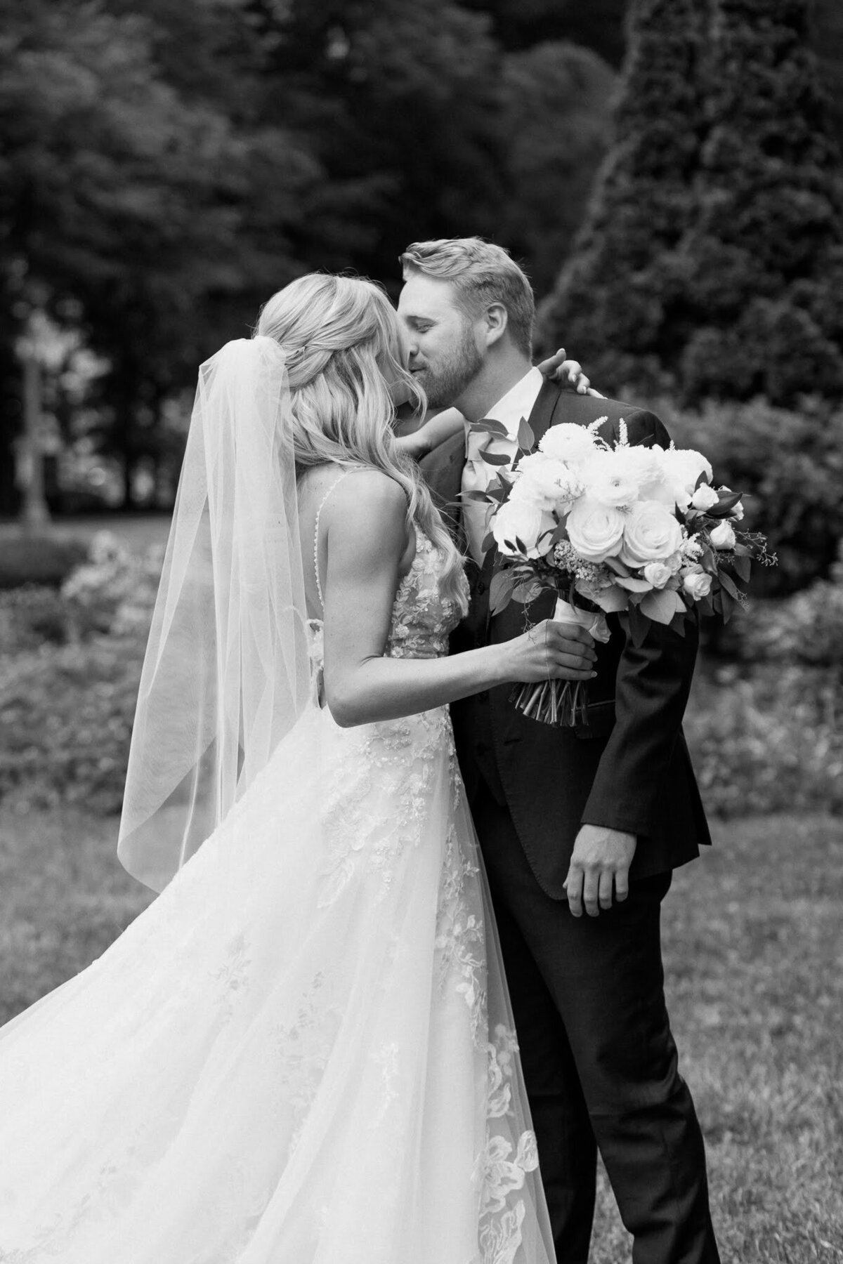 Jack-and-Julia-6.16.2023-Nichole-Babiez-Photography-Chicago-Illinois-wedding-photographer-bridgeport-art-center-downtown-wrigley-building-union-station-couples-wedding-party-portraits-reception-candid-luxury-downtown--19