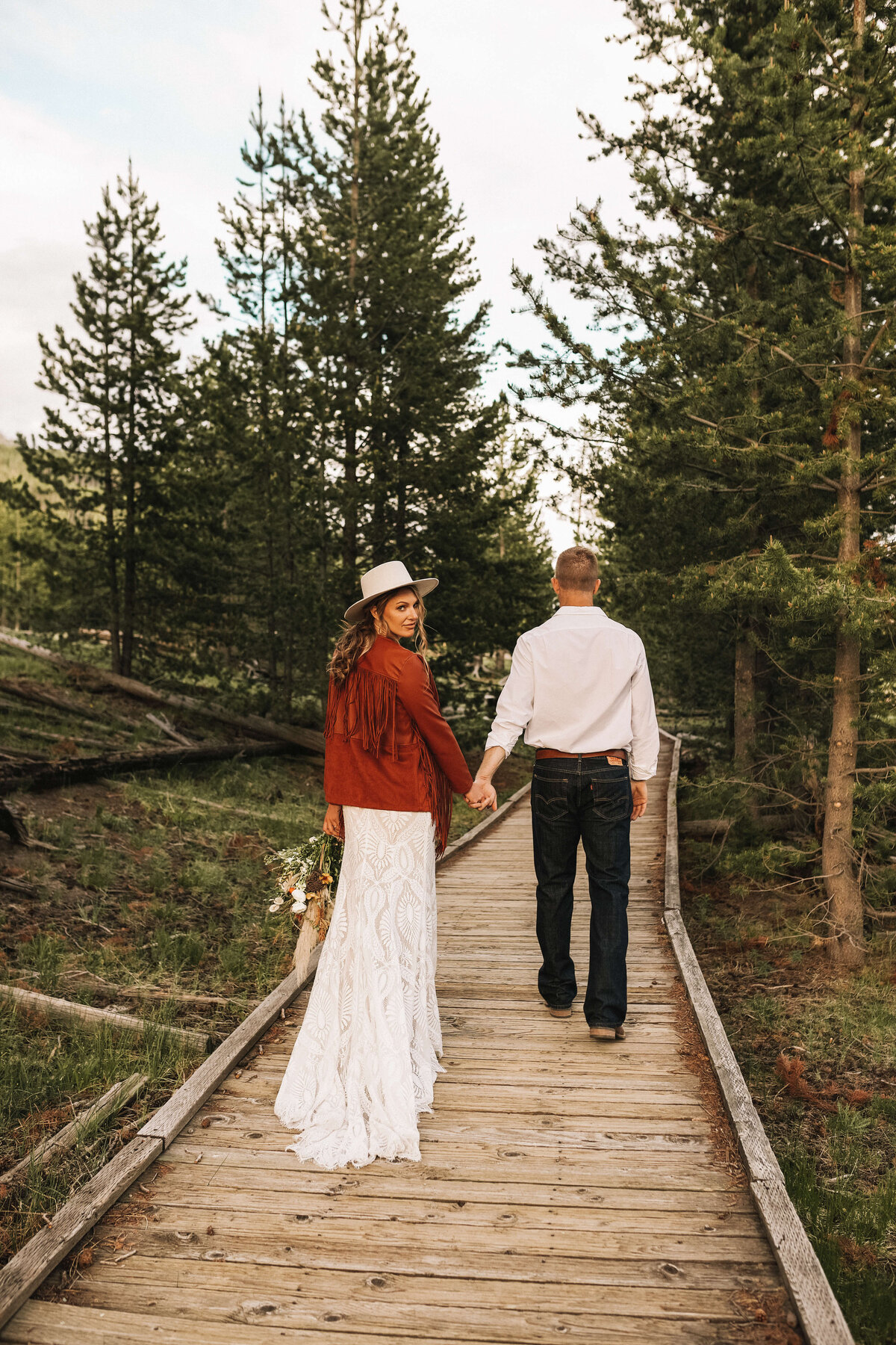 adventurous-yellowstone-national-park-elopement-montana-destination