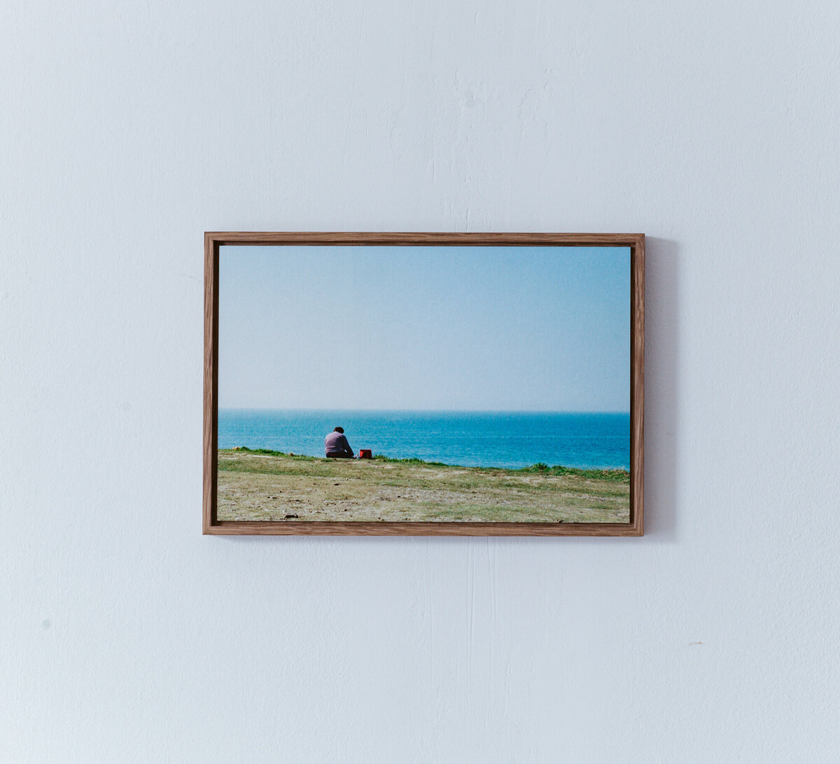 Woman-at-coastline_3_Shop