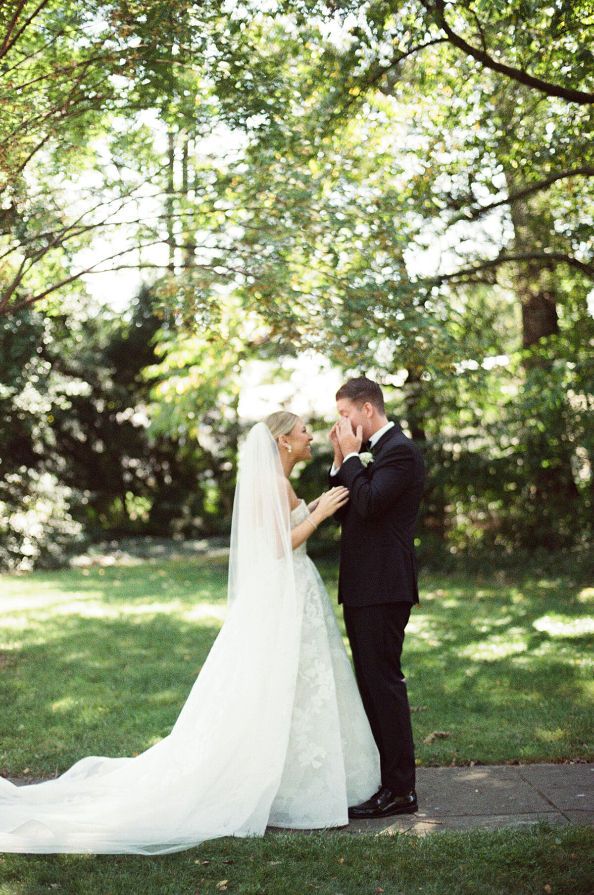 Grace-Brown-Photography-Bellevue-Hall-Tented-Wedding_037