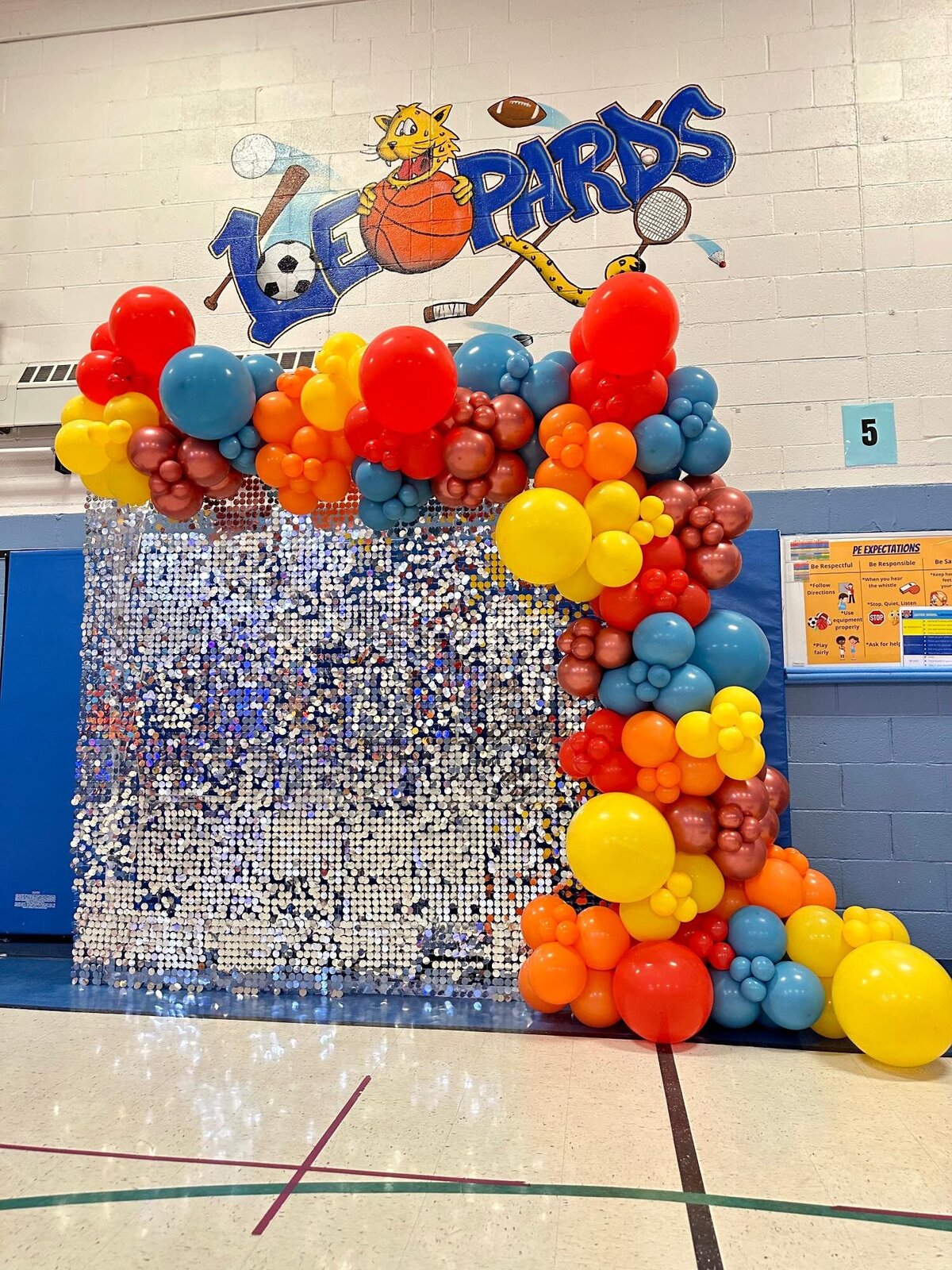 sports themed balloons with shimmer wall in Lake Forest Chicago area
