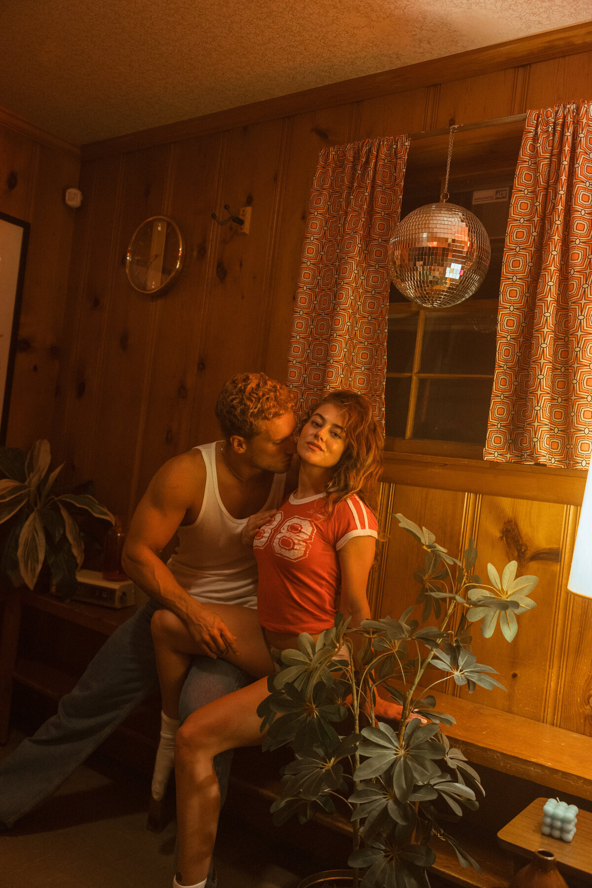 retro-film-lifestyle-couple-photoshoot-18