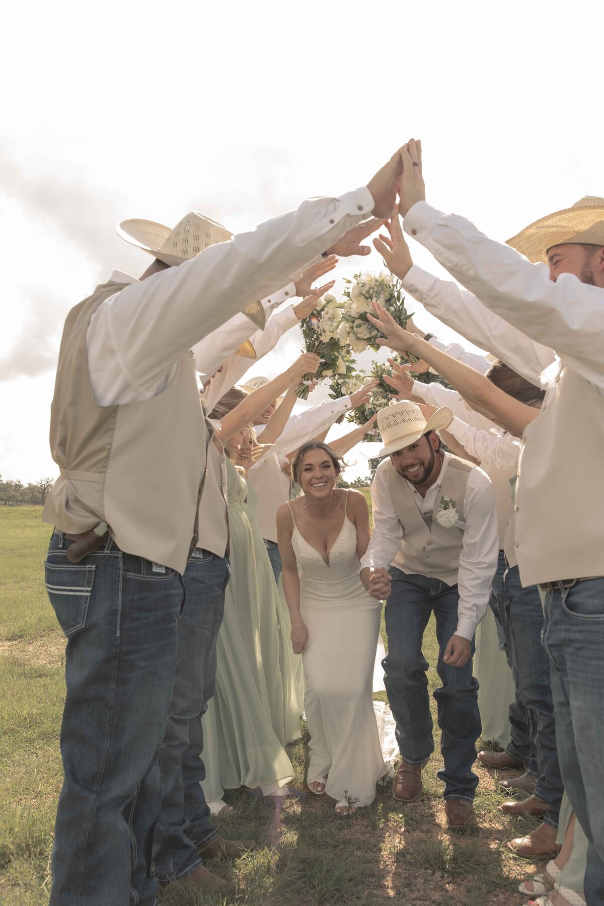 Dakota&Hope'sSneakPeeks-courtneyagaryphotography-34