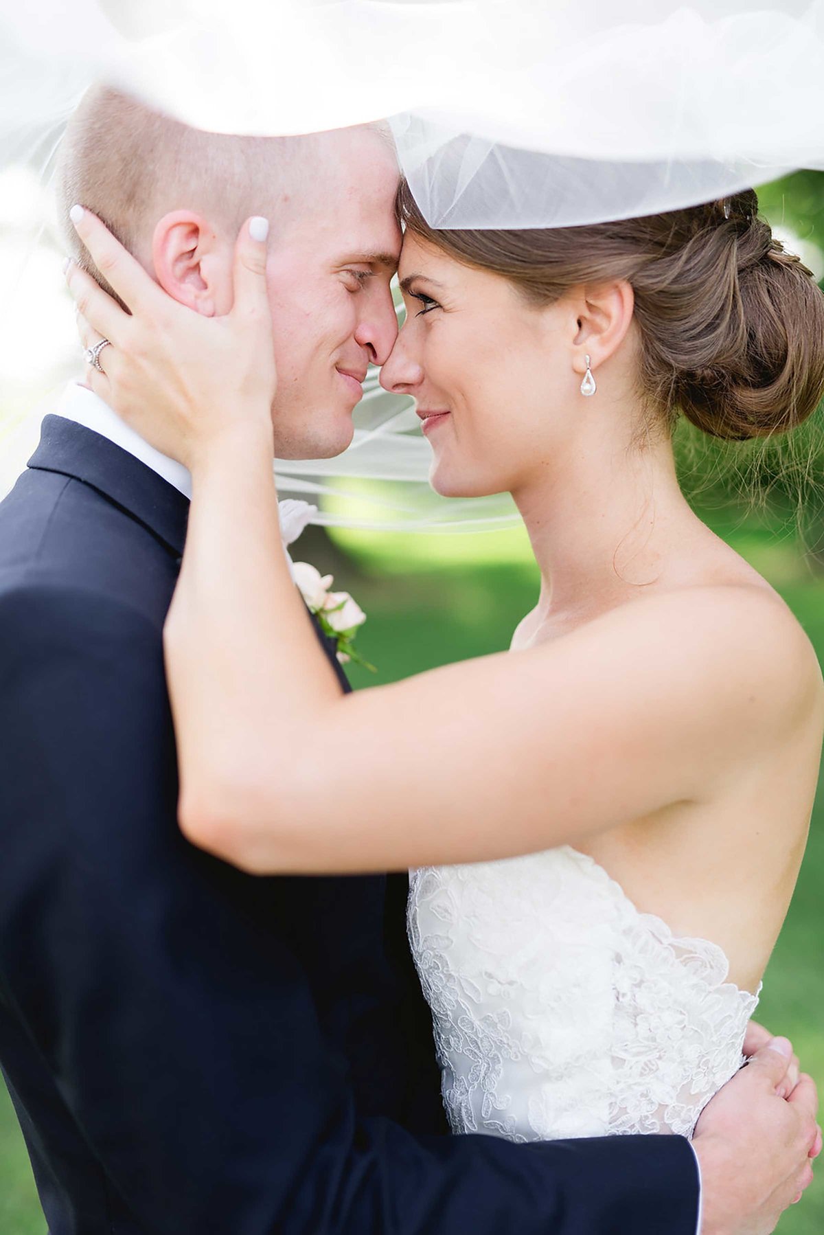 wedding-portrait-veil