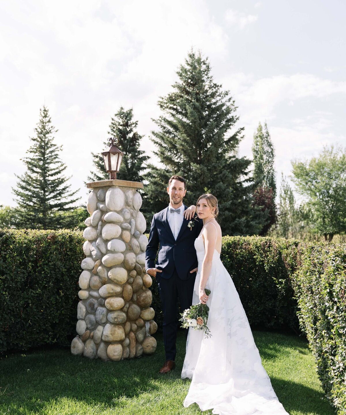 bride-and-groom-wedding-day-photoshoot-nika-helgeson-photography (2)