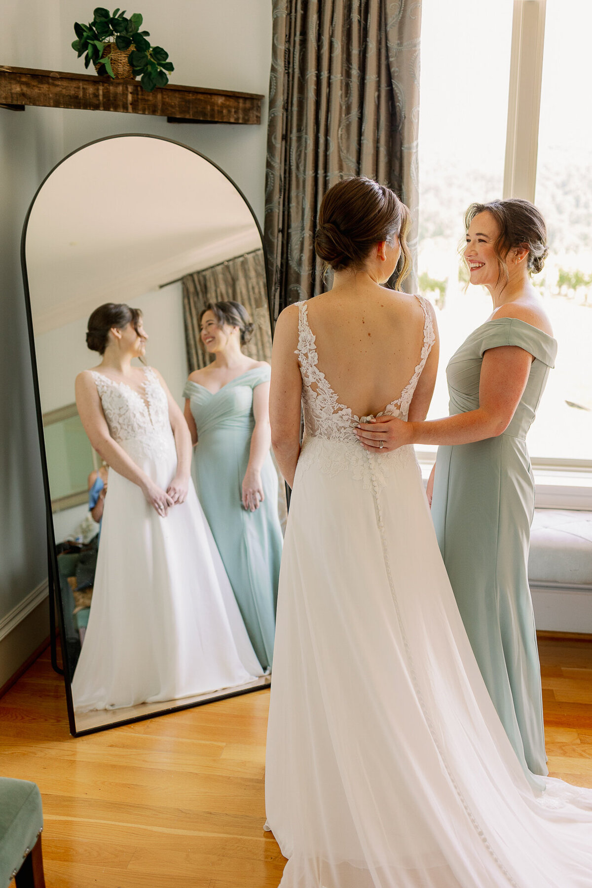 breaux-vineyards-puncellville-wedding-May-sunny-day-82