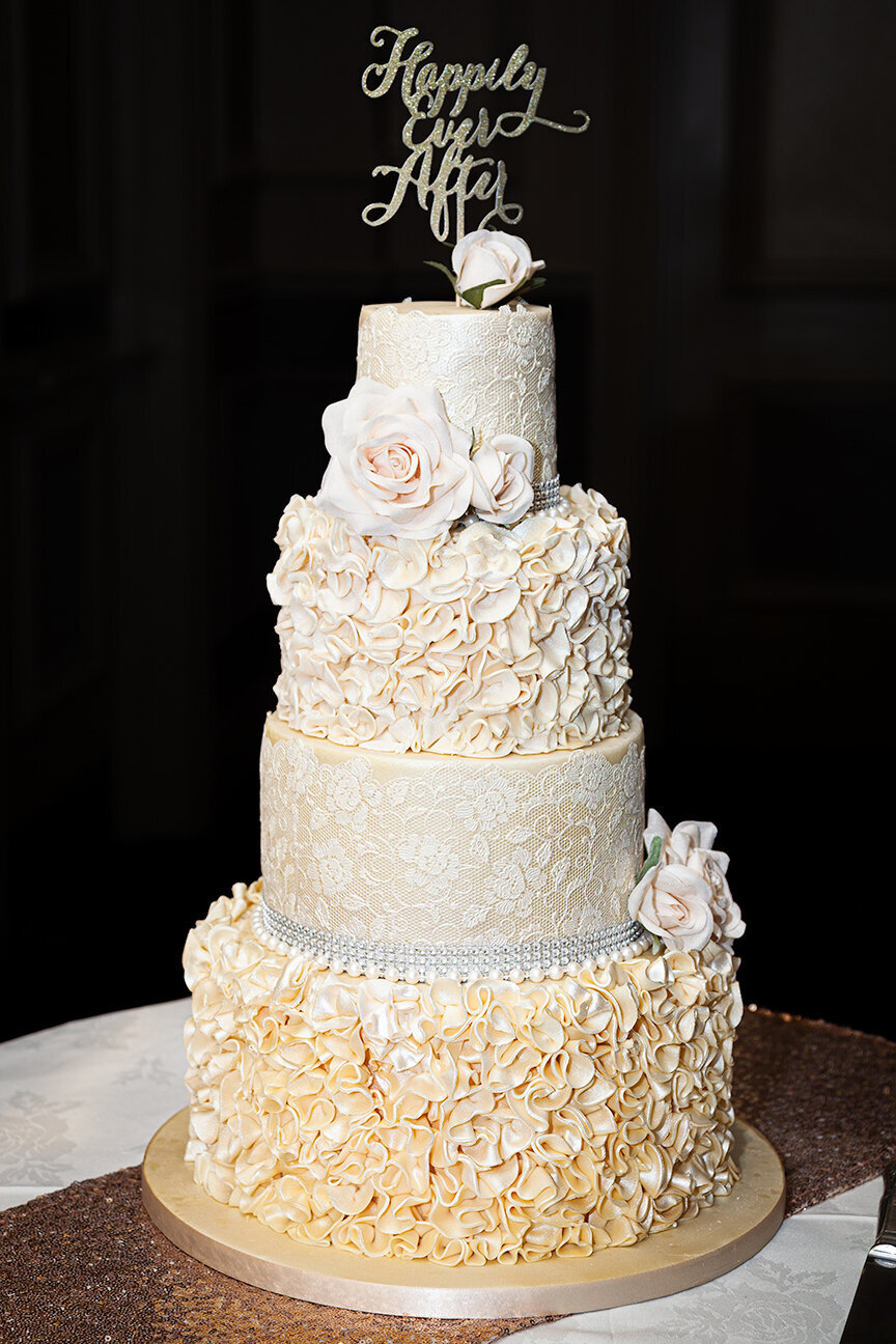 pro-story-photography_3-tier-wedding-cake_Duke-of-Cornwall-hotel_plymouth