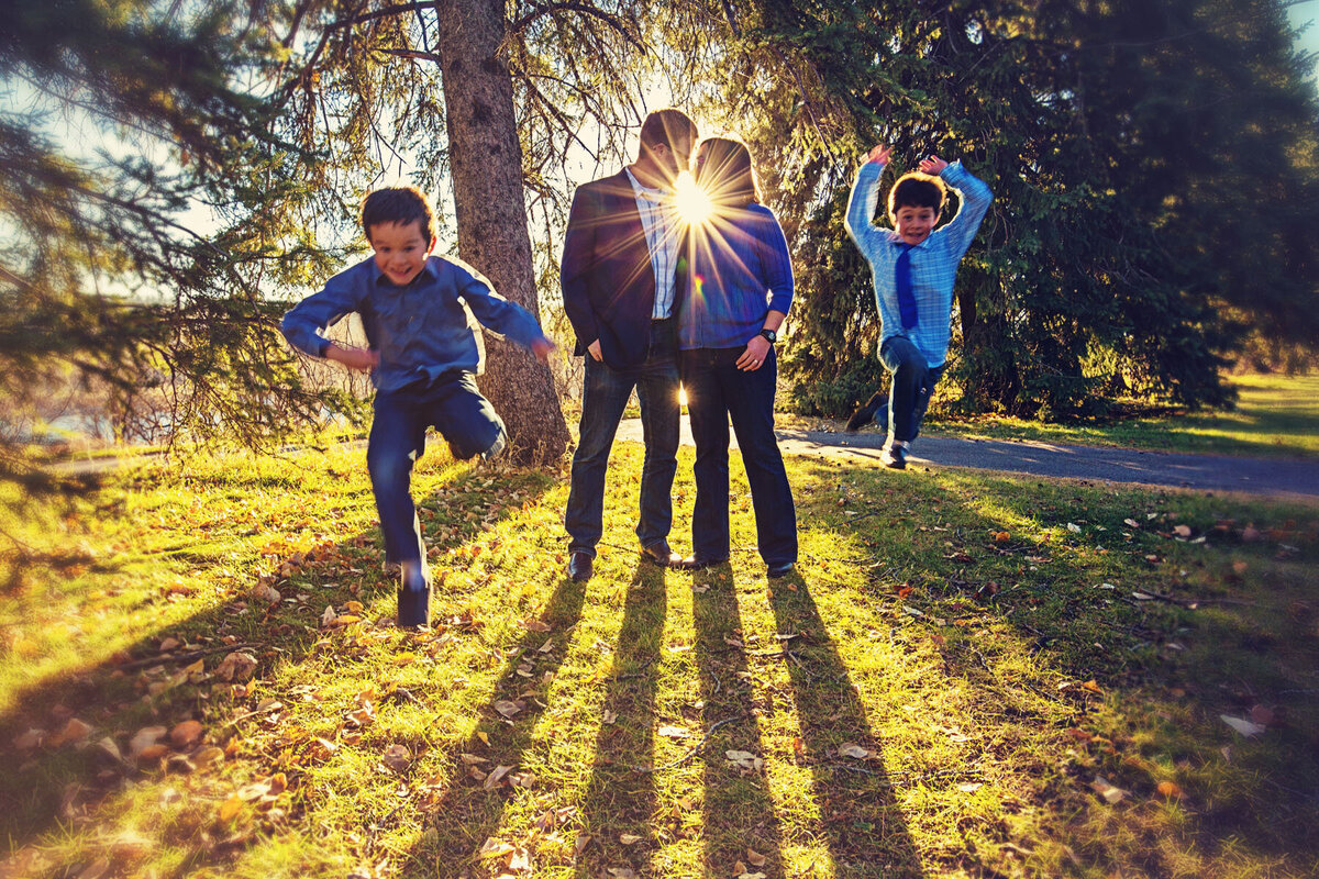 017-Calgary-Banff-Family-Photographer-Edward-Ross