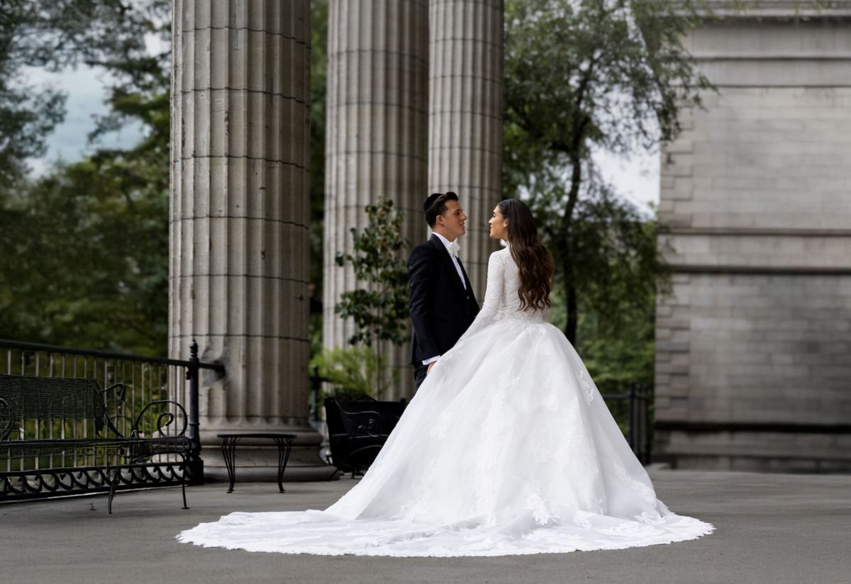 Couple de futurs mariés Vieux Port de Montréal Photographie de mariage