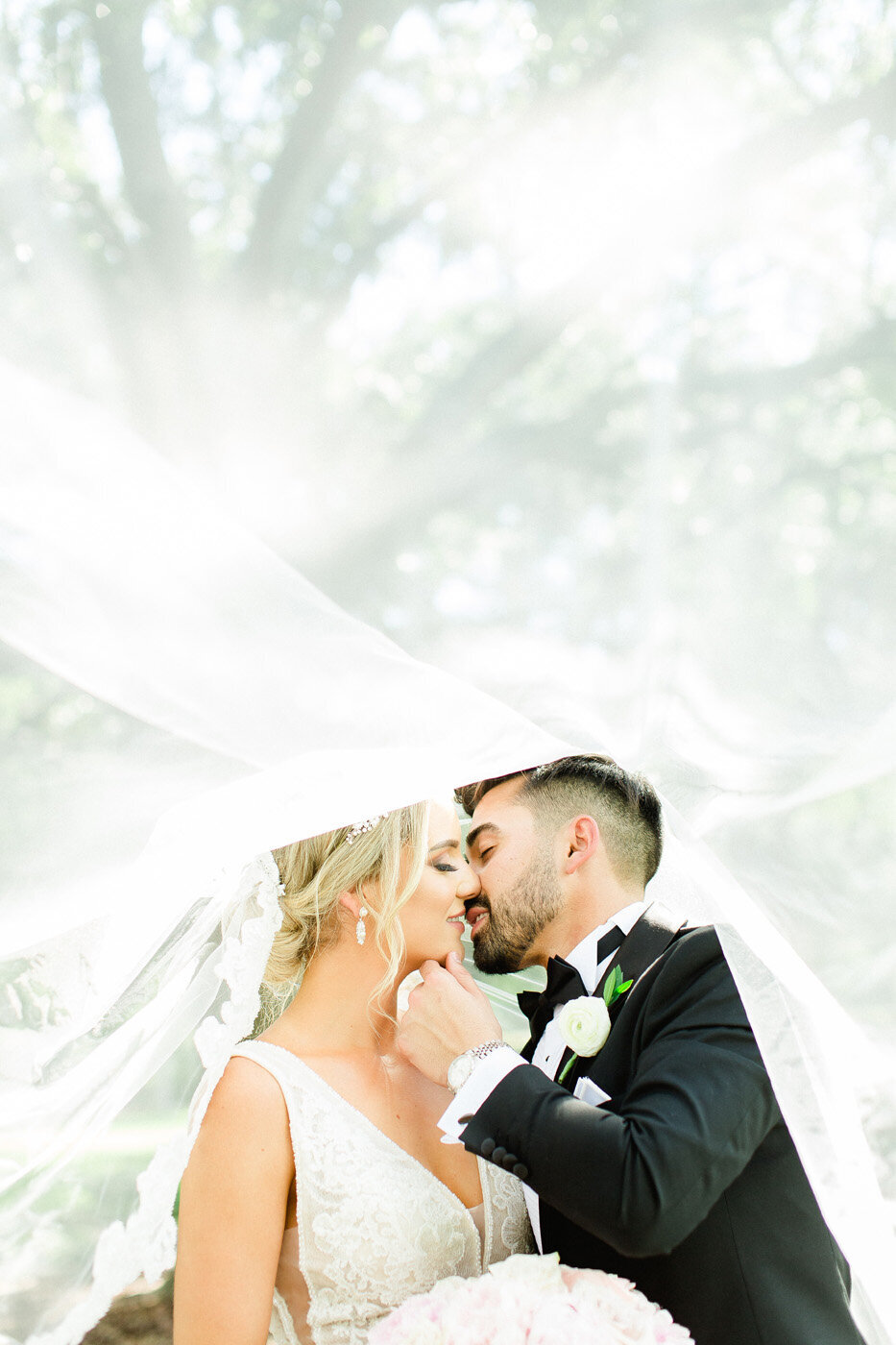 Sacred Heart Wedding  | © Ailyn La Torre Photography 2020- 52125