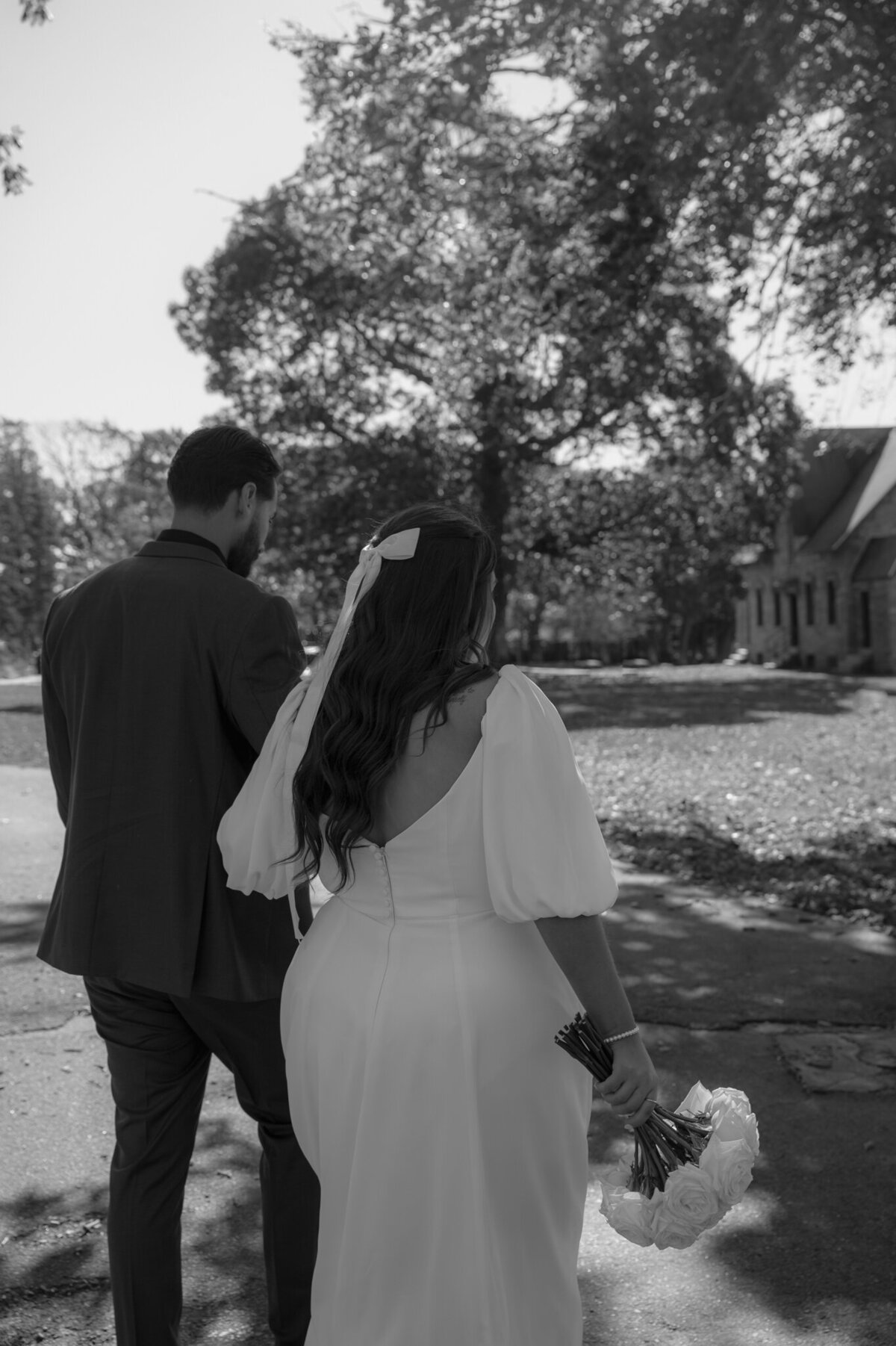 editorial-style-elopement-wedding-photographer-cinematic-vintage