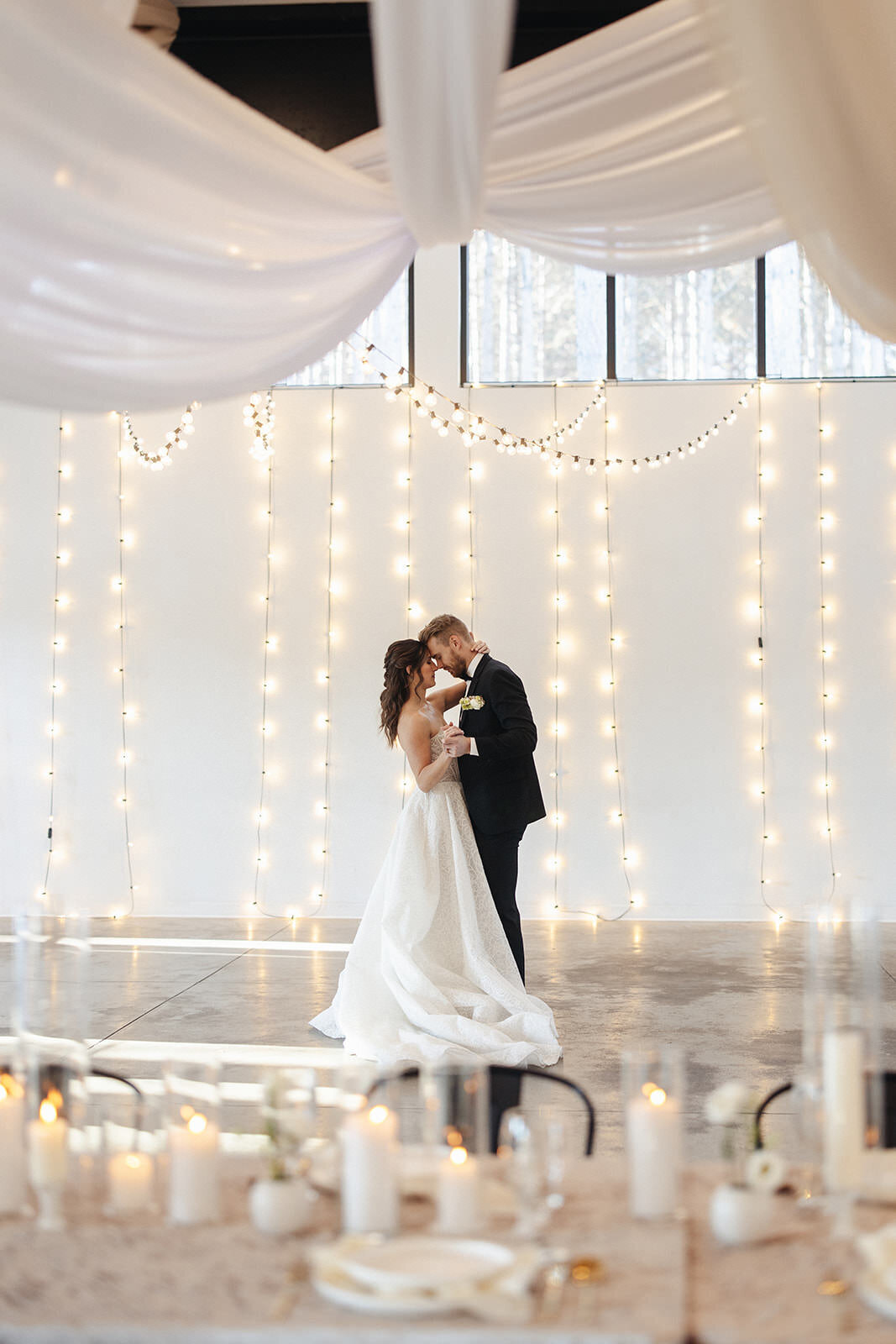 pinewood-isanti-cambridge-minnesota-wedding-venue-winter-wedding-9