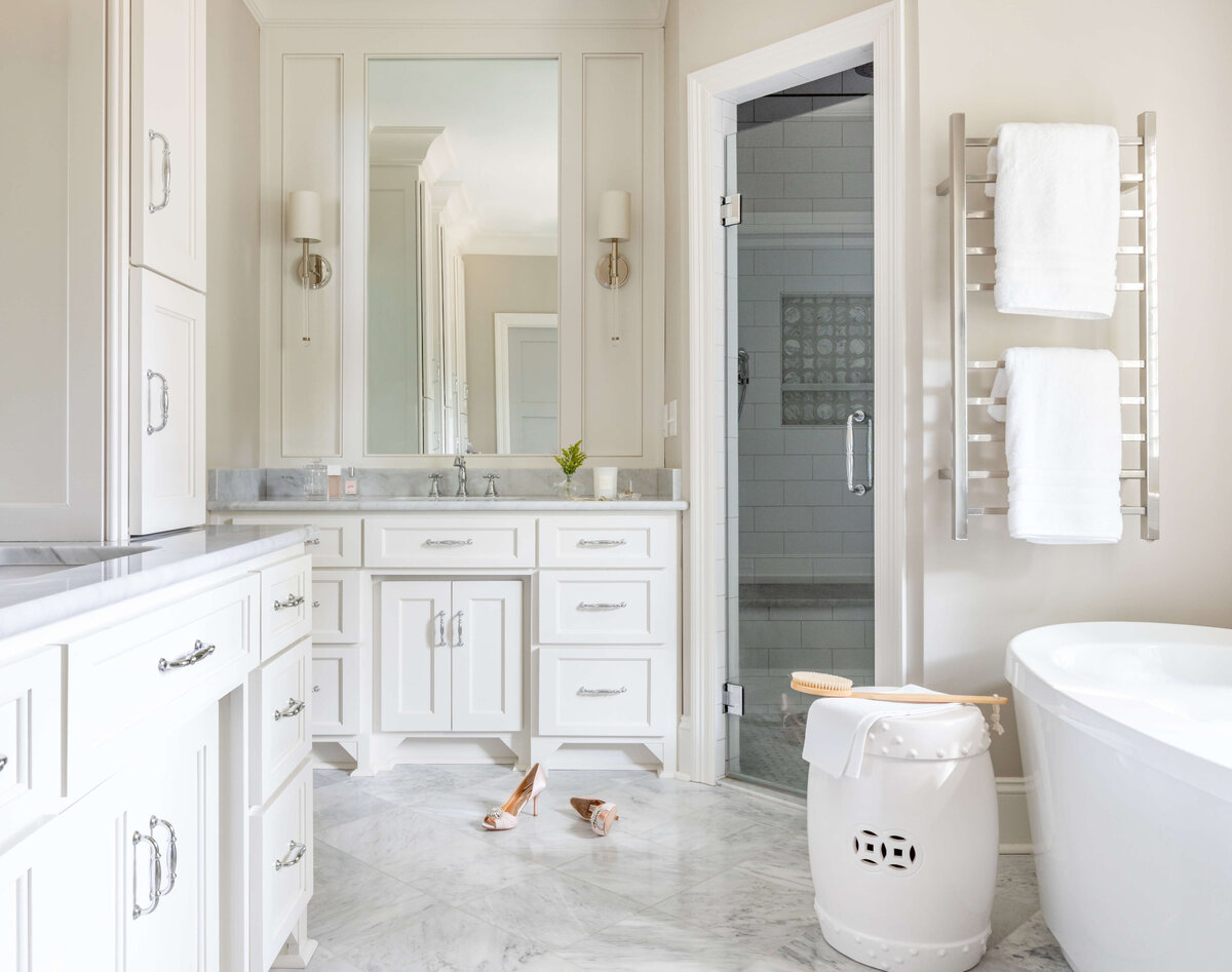 Valdosta Pimary bathroom Lola Interiors
