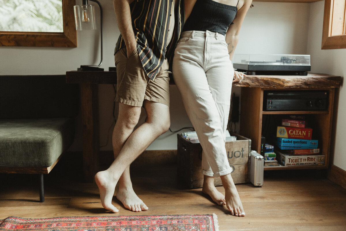 casualcouplesinhomesessionkansascityphotographer-54