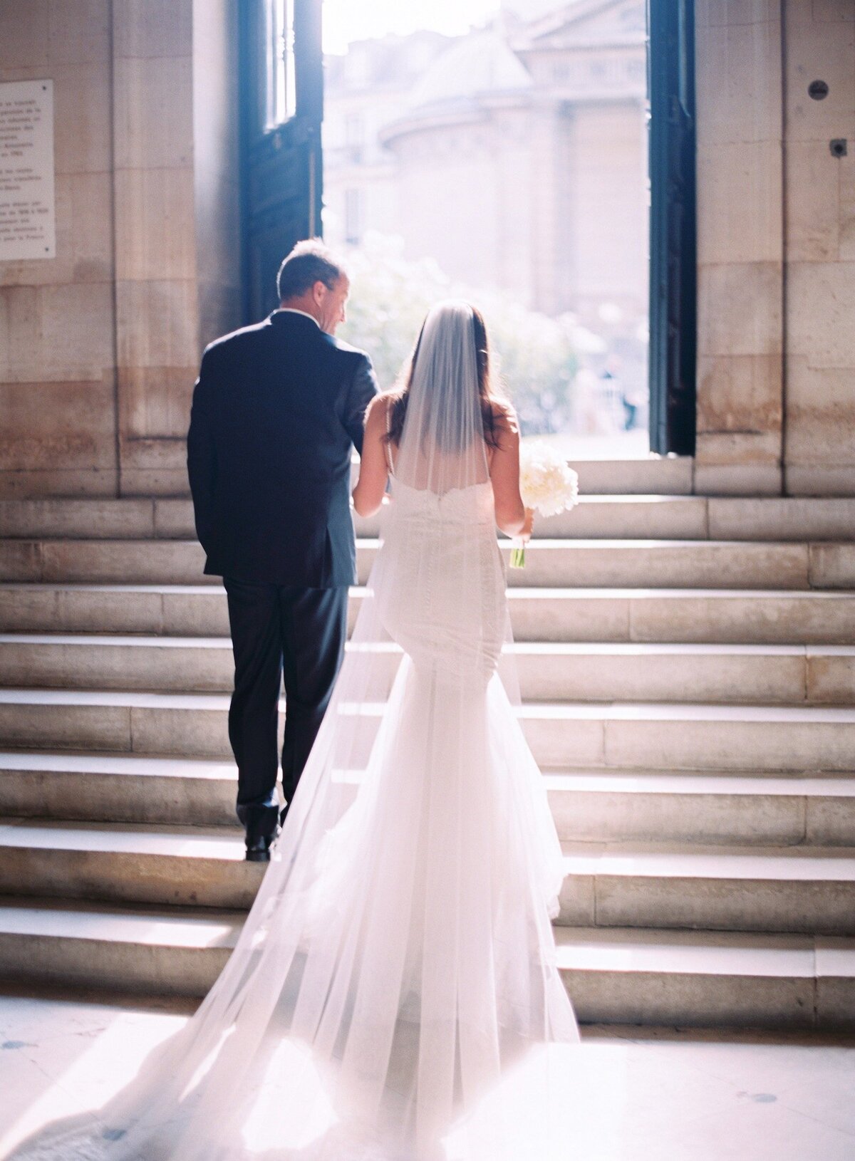 chapelle-expiatoire-luxury-wedding-phototographer-in-paris (19 of 53)