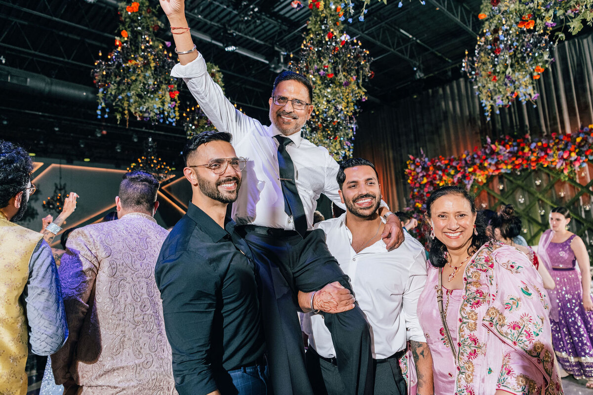 Chicago-wedding-photographers-Maha-Studios-Erica-Ben-Reception-741 (1)