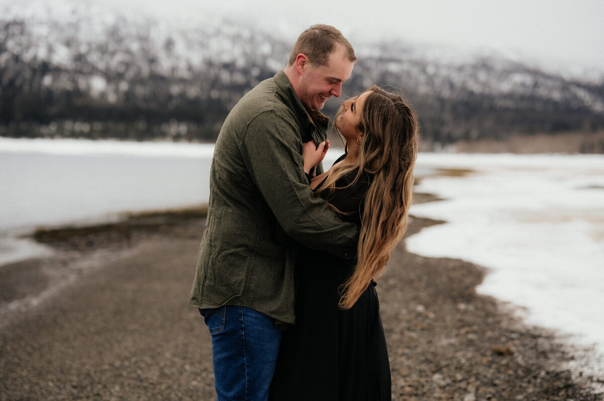 Kali+Chase_Eklutna-Lake-Engagement-155