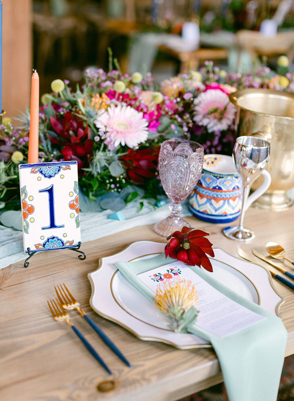 sweetheart-table-wedding-decor