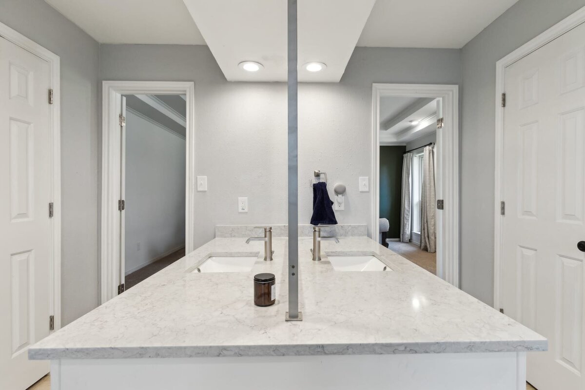 10216_shadow_way_dallas_tx_primary_bathroom_double_sink_vanity_with_quartz_countertops_haven_realty_group