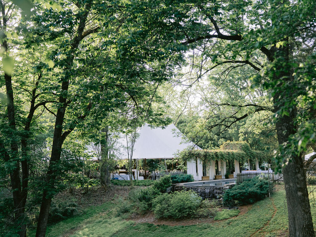 NikkiSanterre_EastCoastLuxuryWeddingPhotographer_CliftonInnWedding_Sky&Ryan-111