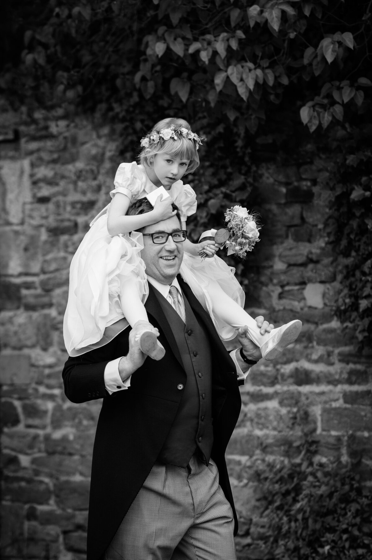Two-wedding-photographer-team-1026