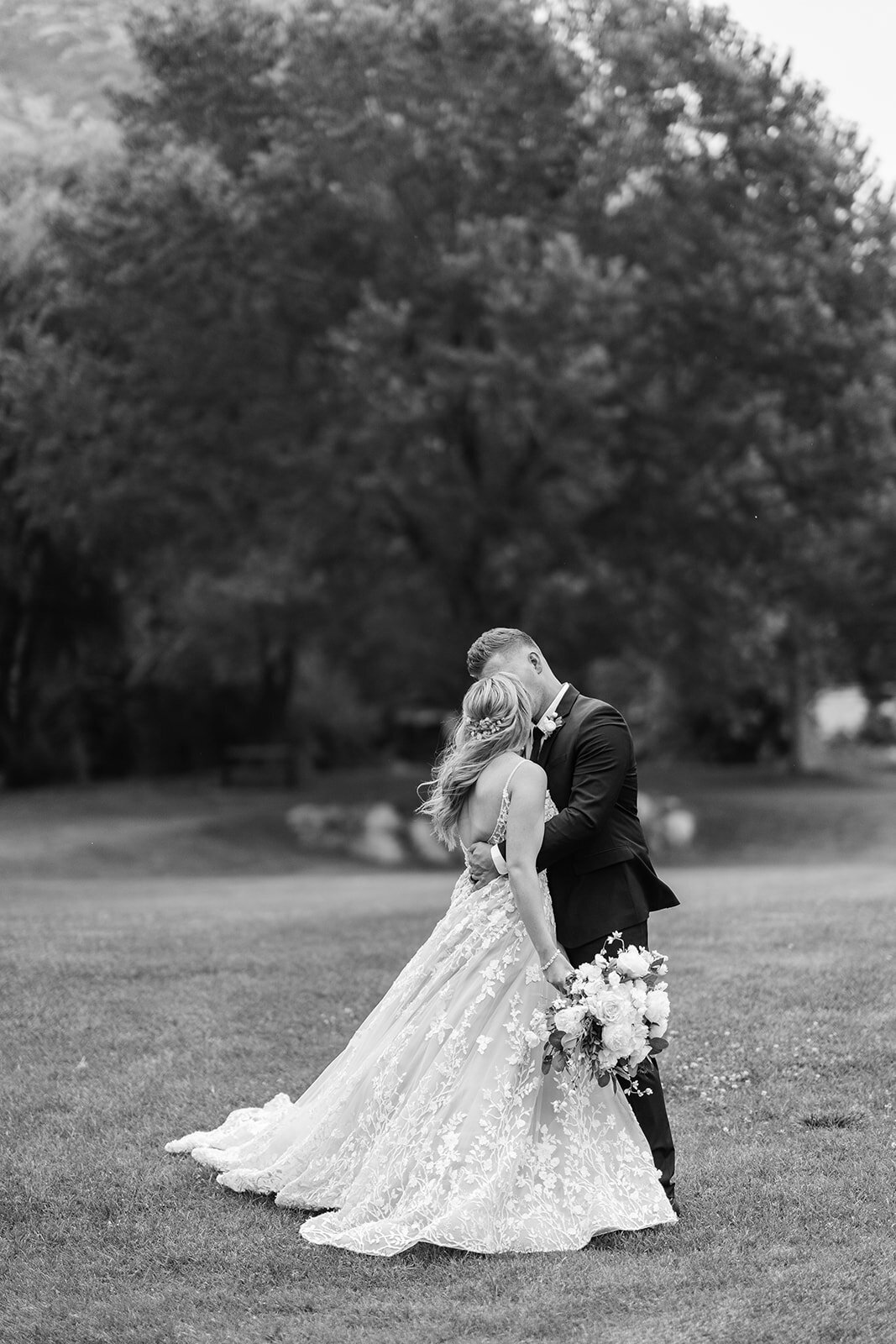 la-caille-summer-utah-mountain-wedding-pepper-nix-2112-2670